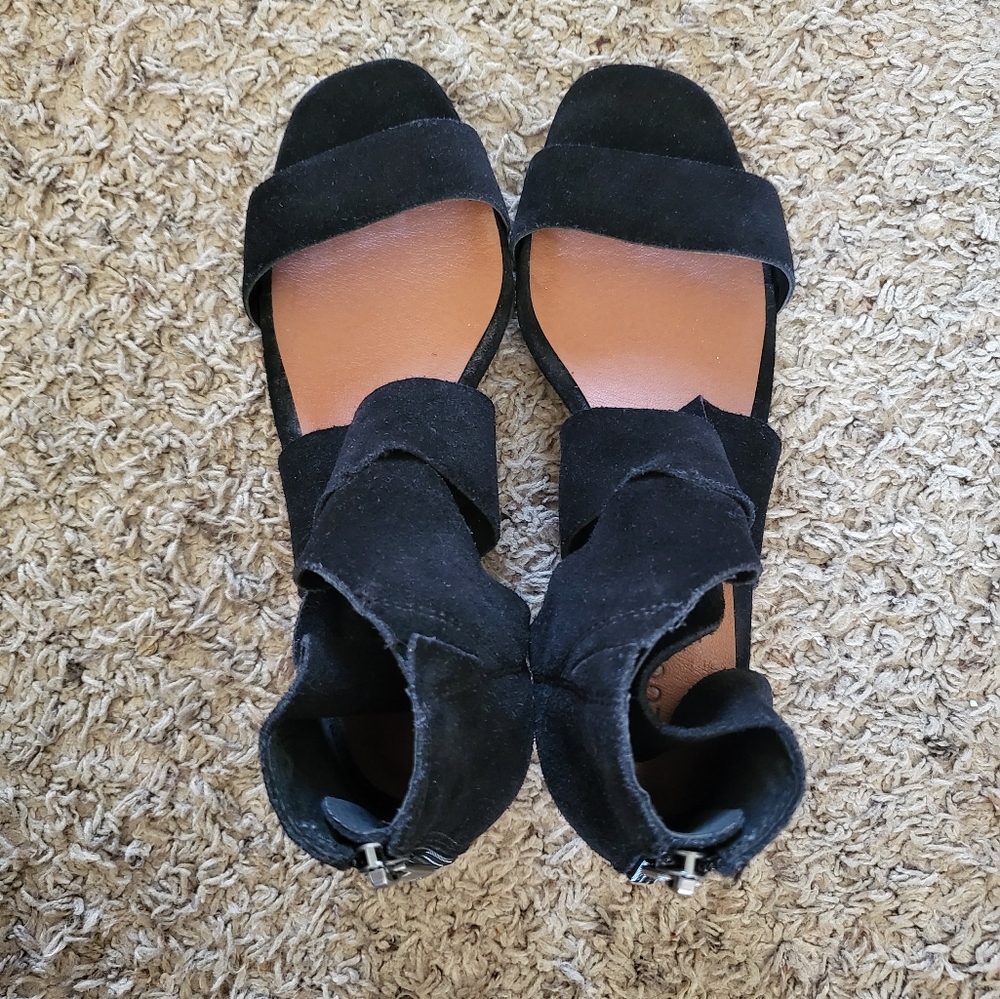 Lucky Brand wedge